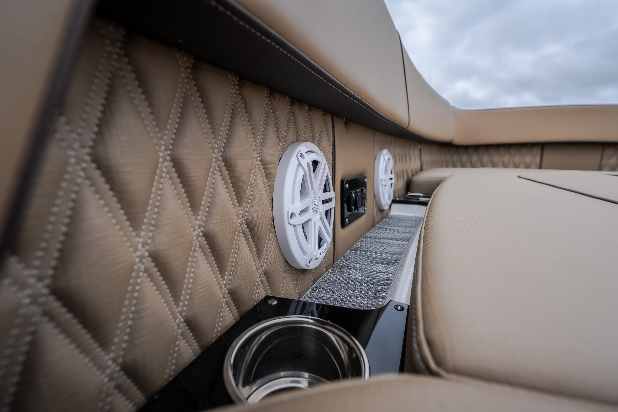 2025 Monterey 385SS - Image 49