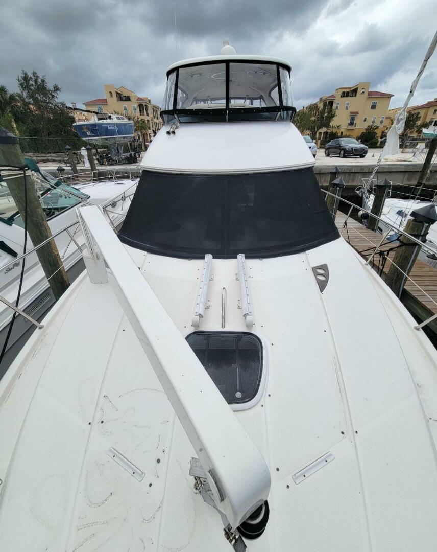 2011 Meridian 441 Sedan - Image 4