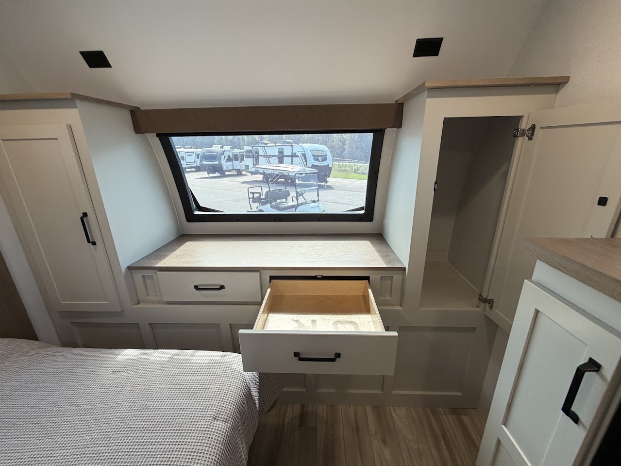2027 VENTURE RV SPORTTREK 343VBH - Image 63