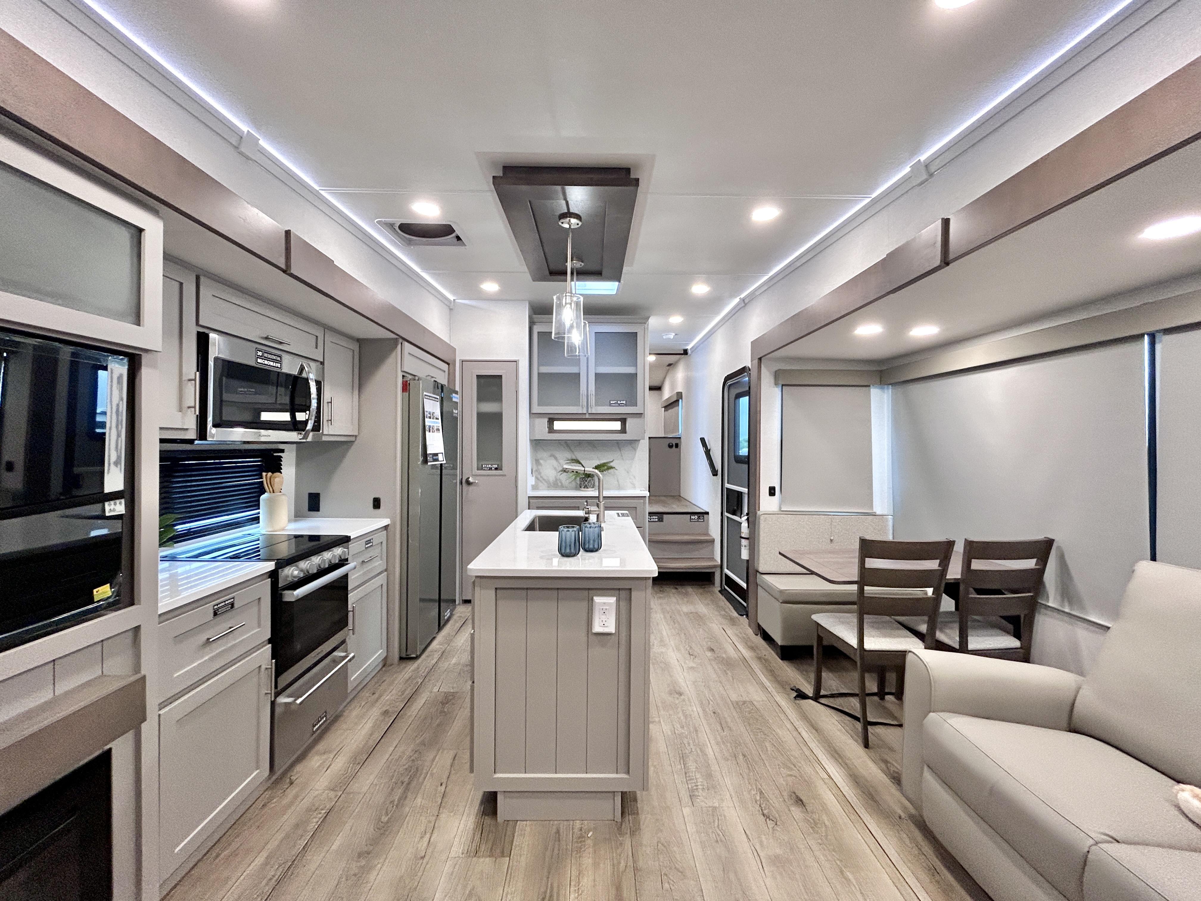 2026 Alliance RV Avenue 32RLS - Image 12