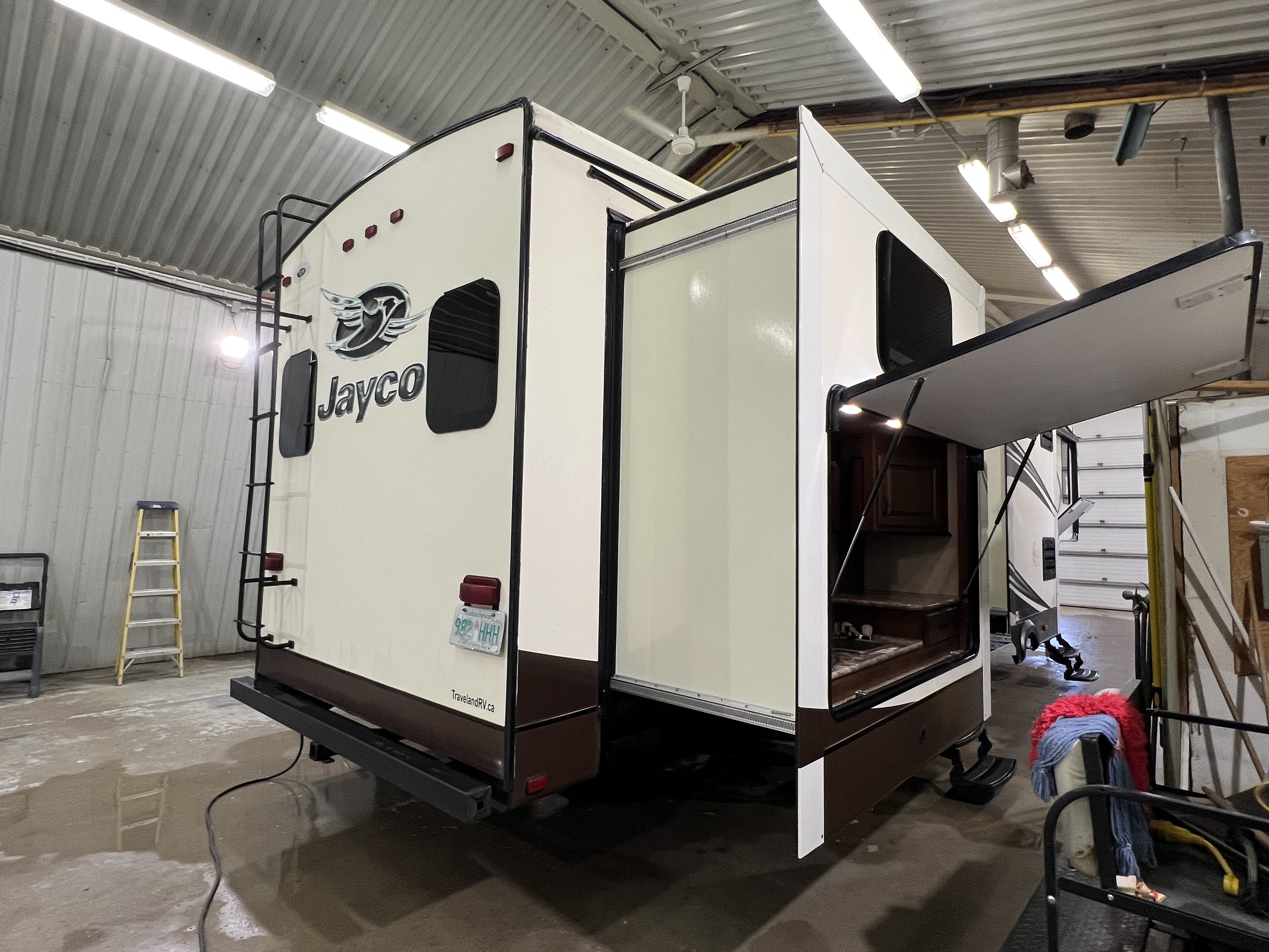 2015 Jayco Eagle Premier 375BHFS - Image 10