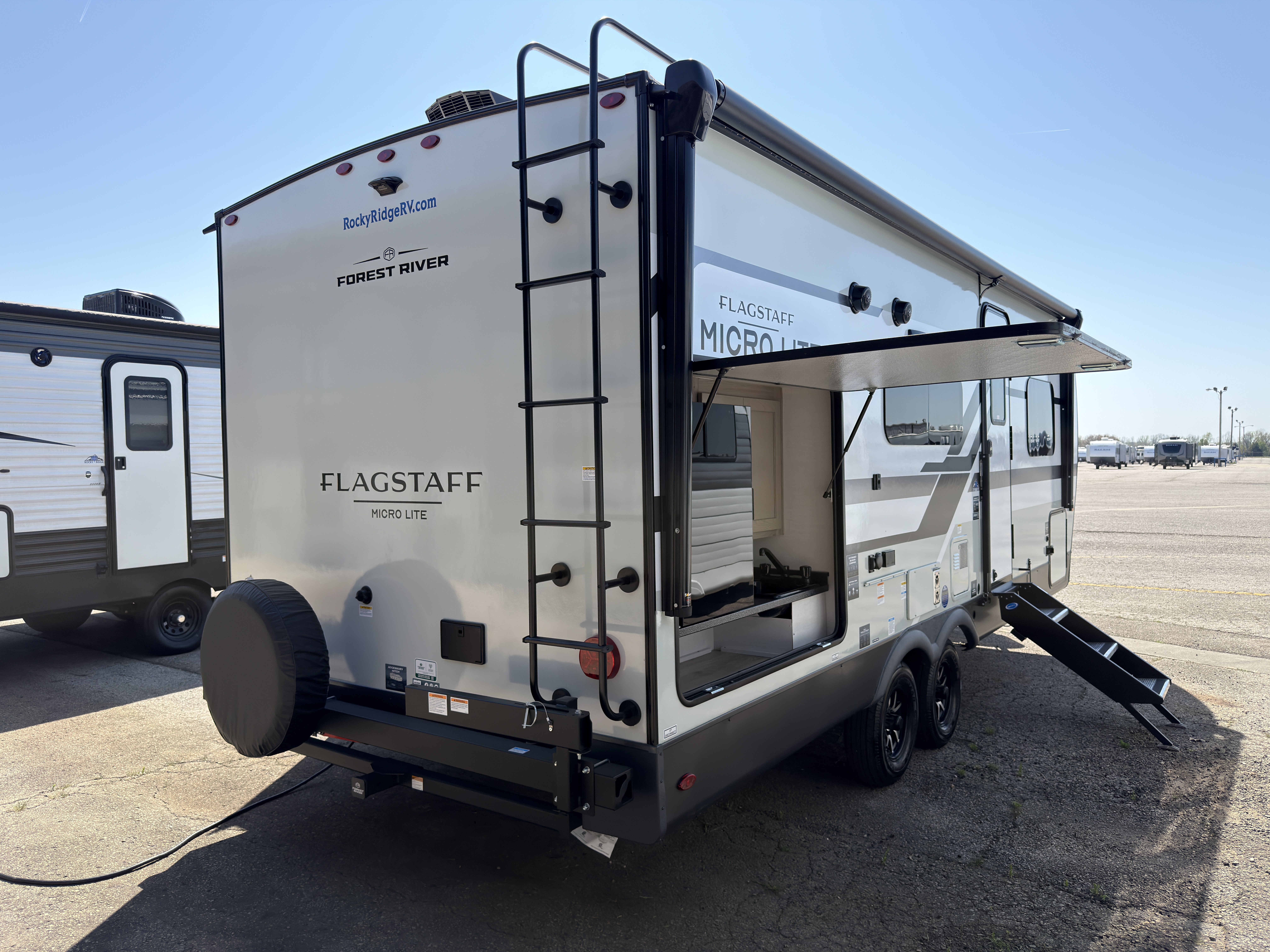 2026 Forest River Flagstaff Micro Lite 25BSDS - Image 6