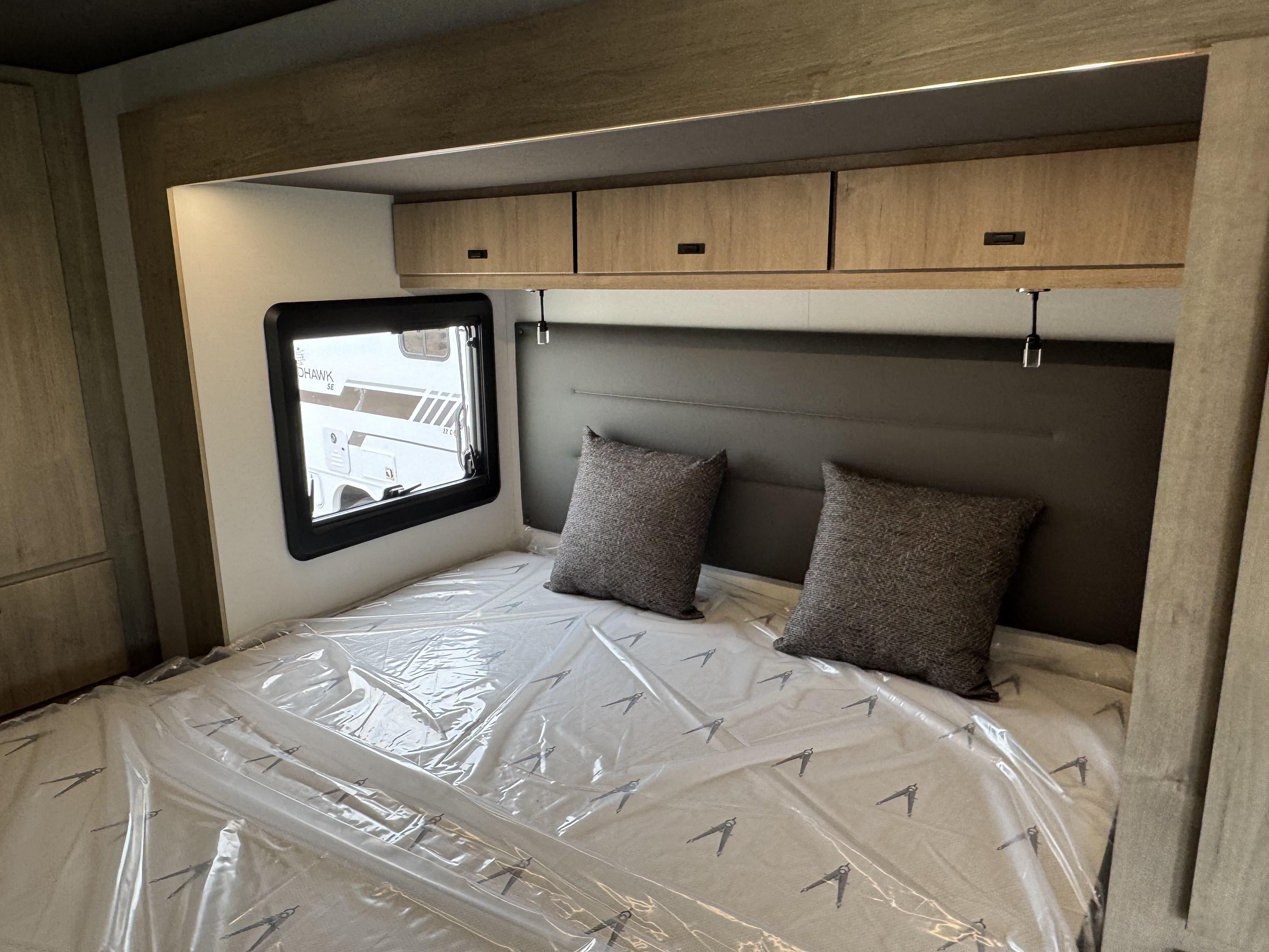2027 Grand Design Lineage Series M 25FW - Image 38