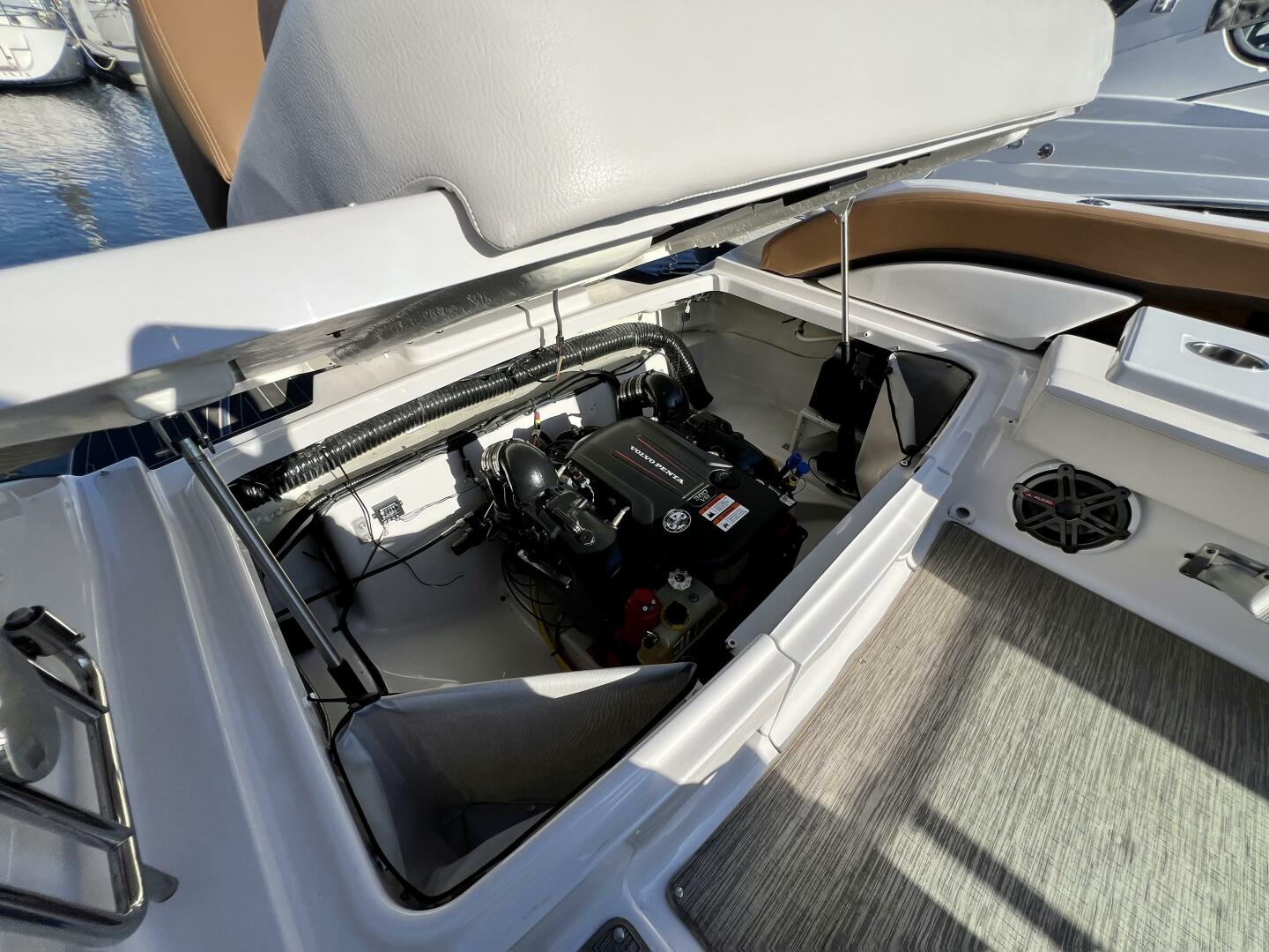 2019 Four Winns H290 - Image 41