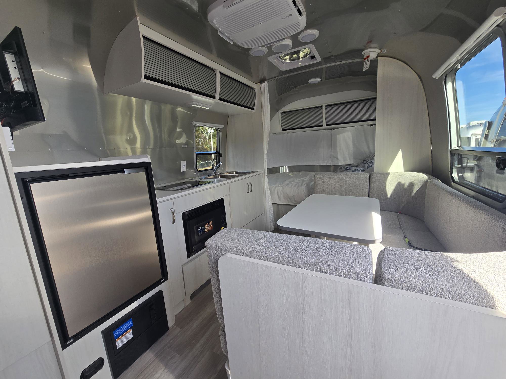 2026 AIRSTREAM BAMBI 22FB - Image 7