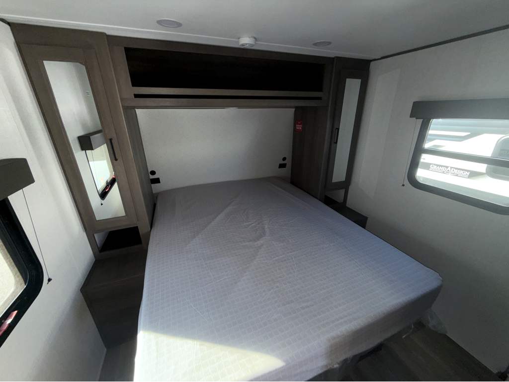 2026 GRAND DESIGN TRANSCEND 25MLX - Image 26