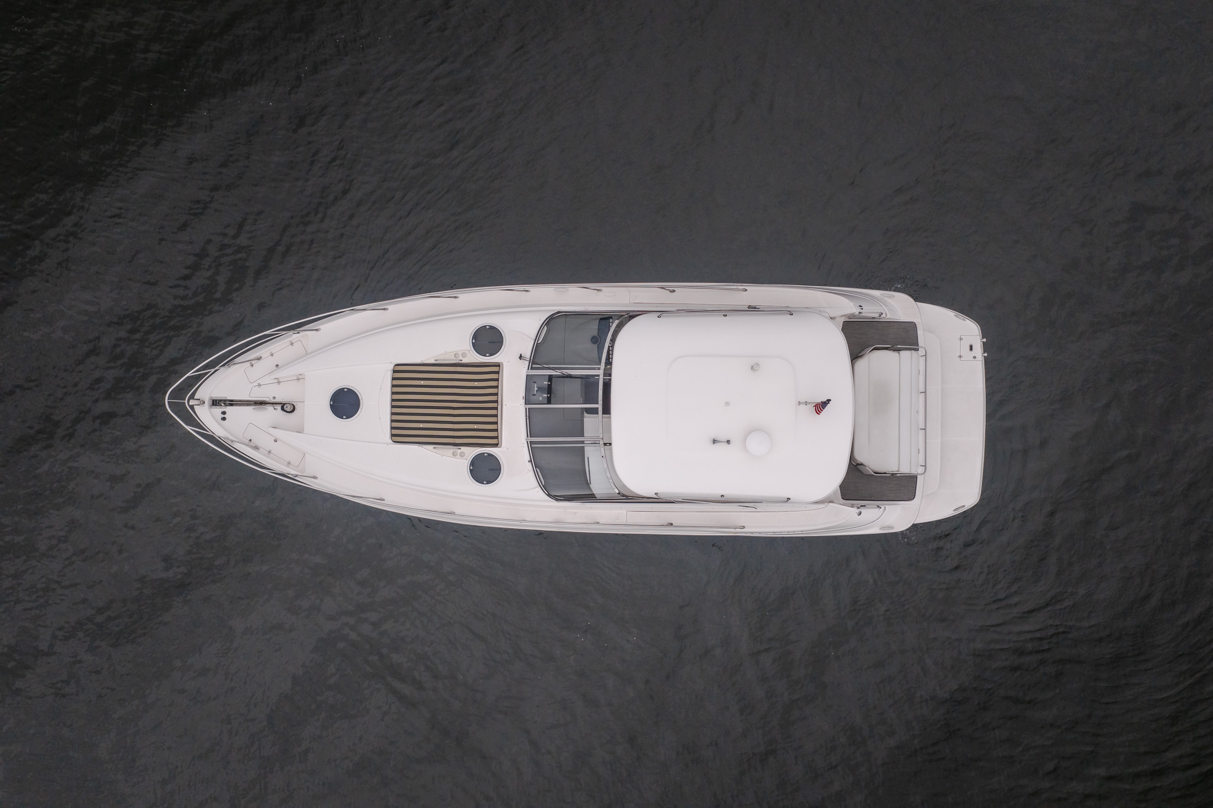 2009 Regal 4460 Express Cruiser - Image 4
