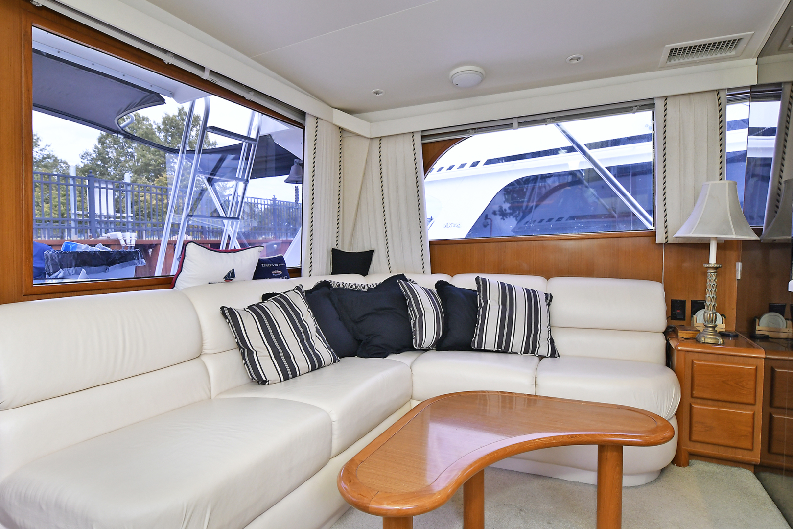 1997 Viking 47 Convertible - Image 16