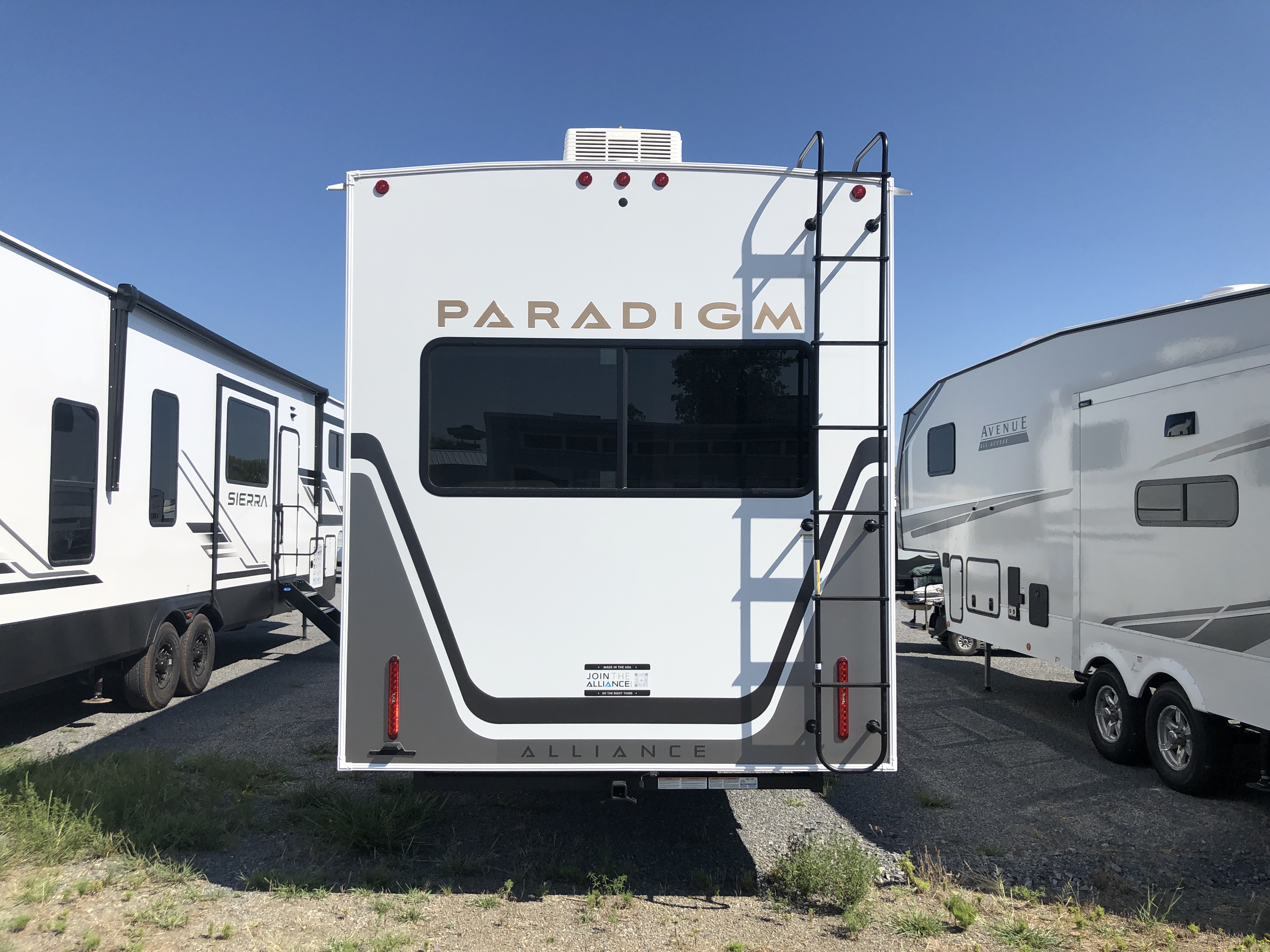 2026 Alliance RV Paradigm 310RL - Image 6