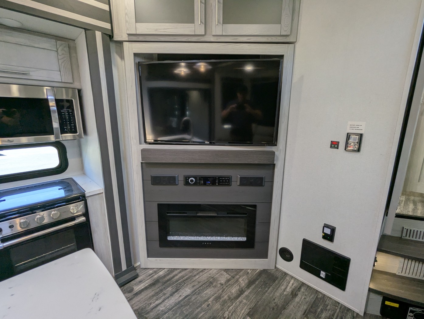 2023 Keystone Fuzion 357 - Image 20