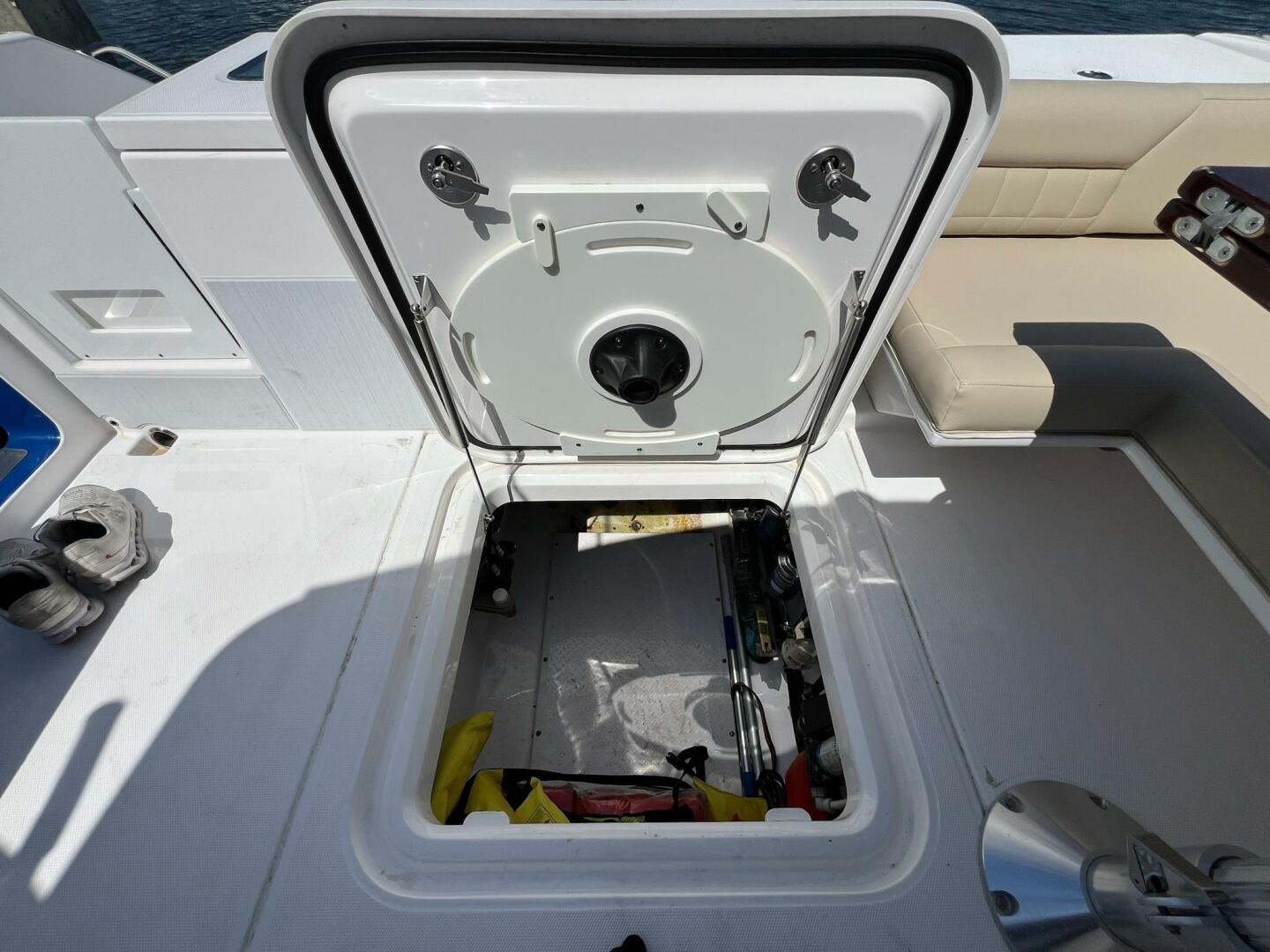 2019 Everglades 340 Dual Console - Image 22