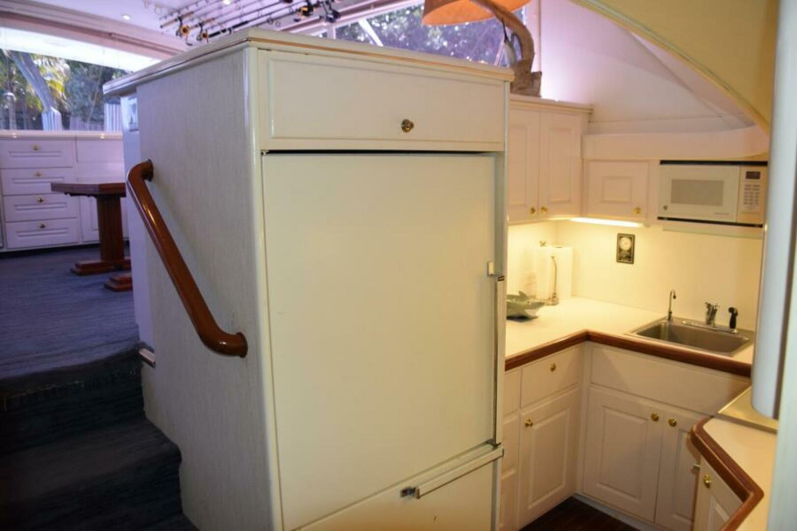 1990 Sunny Briggs Flybridge Sportfish - Image 24