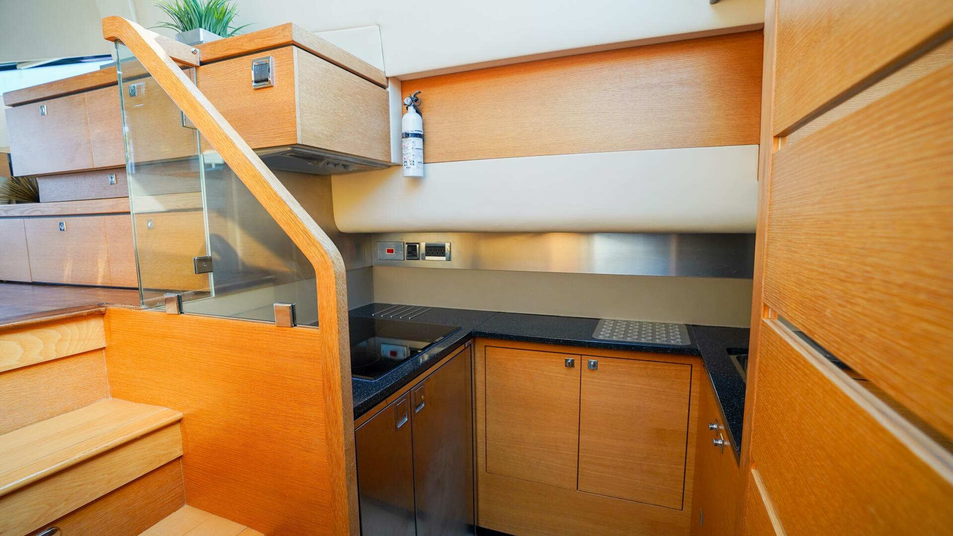 2009 Fairline - Image 25