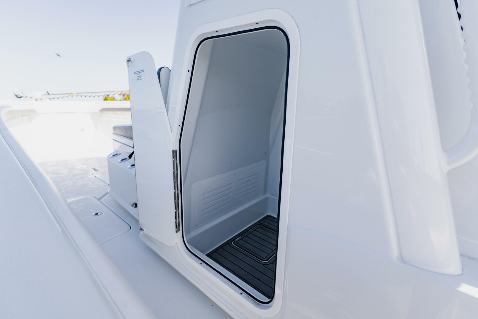2025 Yellowfin 36 Offshore - Image 18