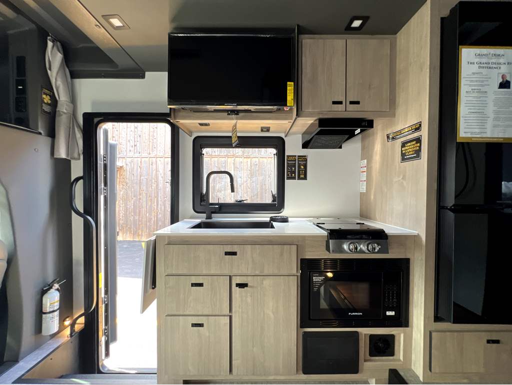 2026 Grand Design Lineage Series M 25TK - Image 18