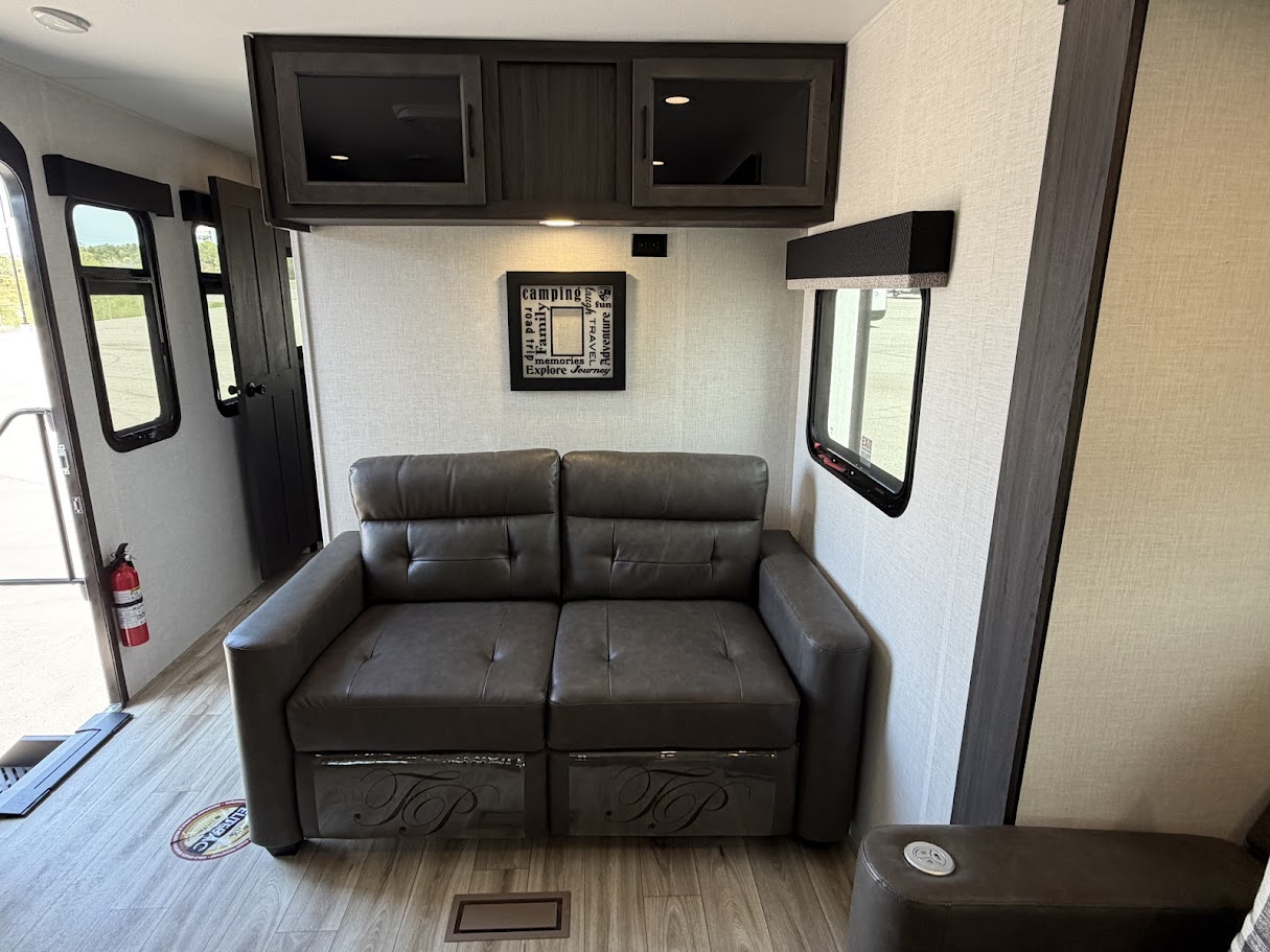 2026 VENTURE RV SPORTTREK 333VFK - Image 20