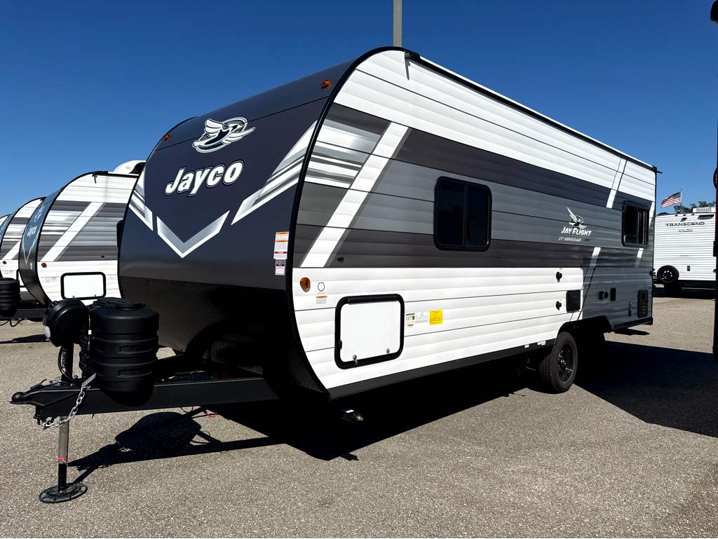 2027 Jayco Jay Flight SLX 210QB - Image 2