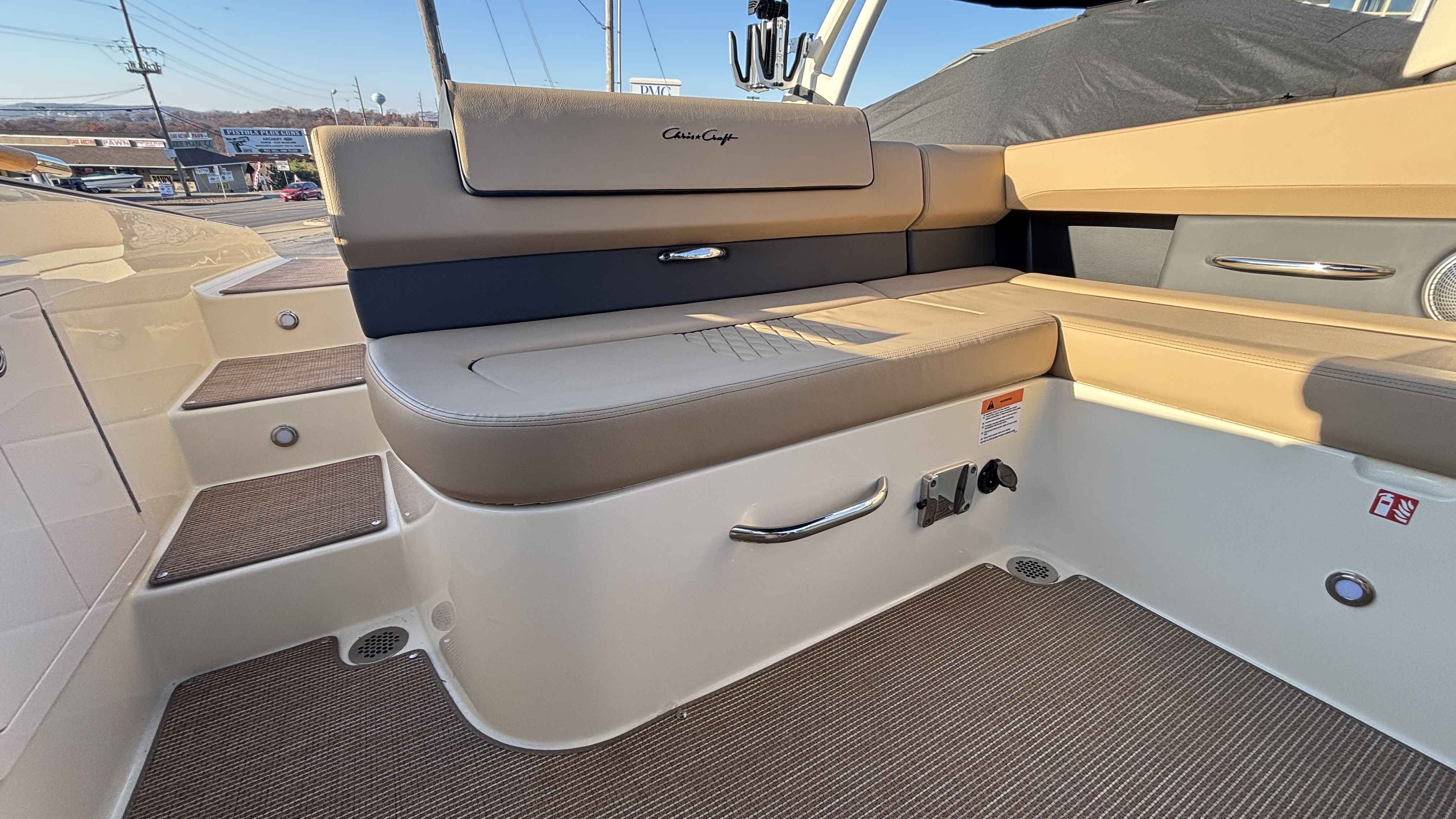 2026 Chris Craft SPORTSTER 28 Sterndrive - Image 13