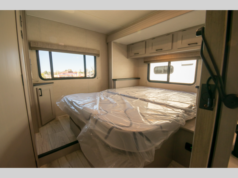 2025 Coachmen Freelander 26DS Ford - Image 24