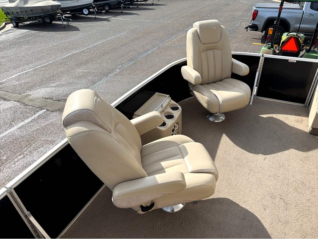 2013 Bennington 2275RL - Image 11