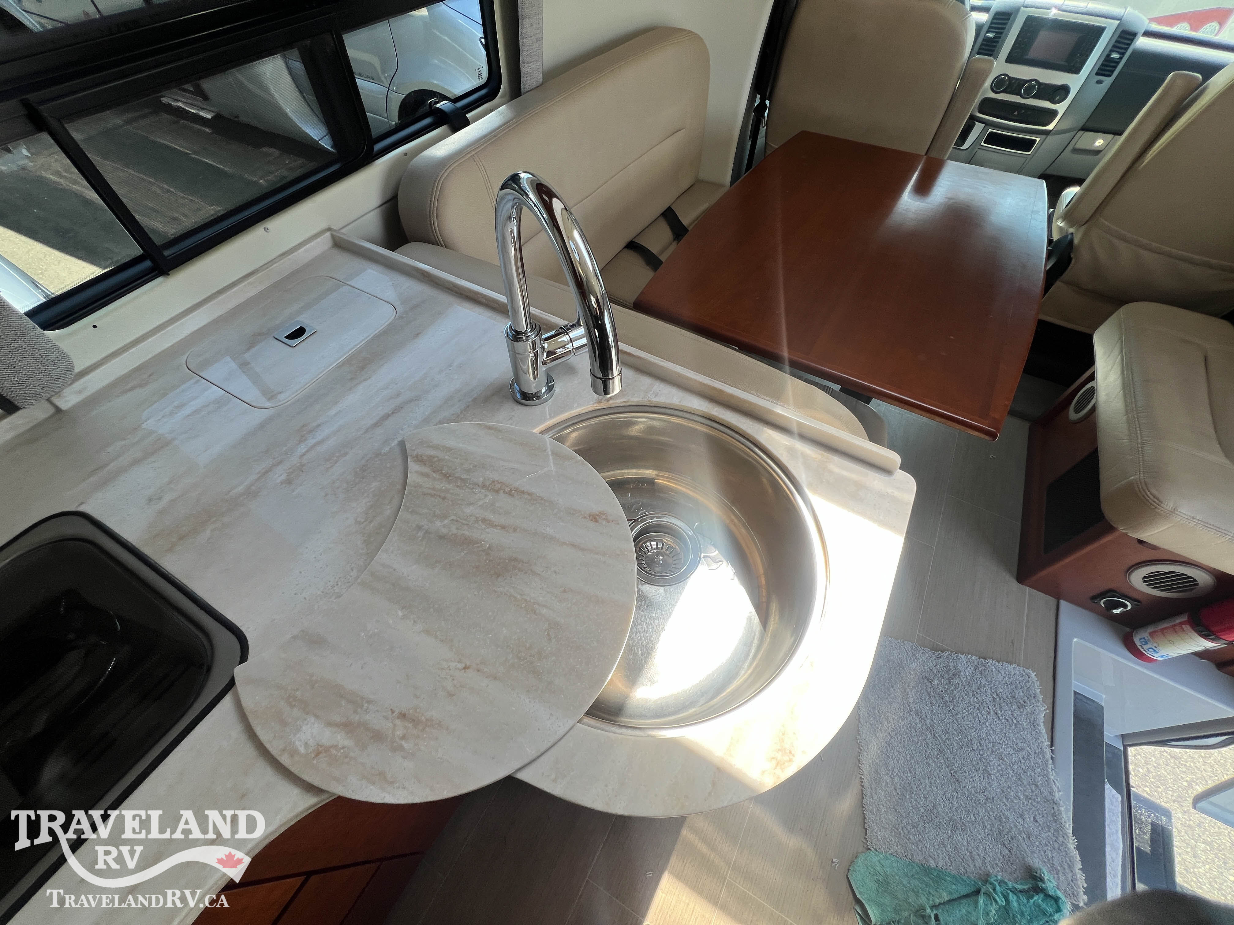 2015 Leisure Travel SERENITY S24CB - Image 20