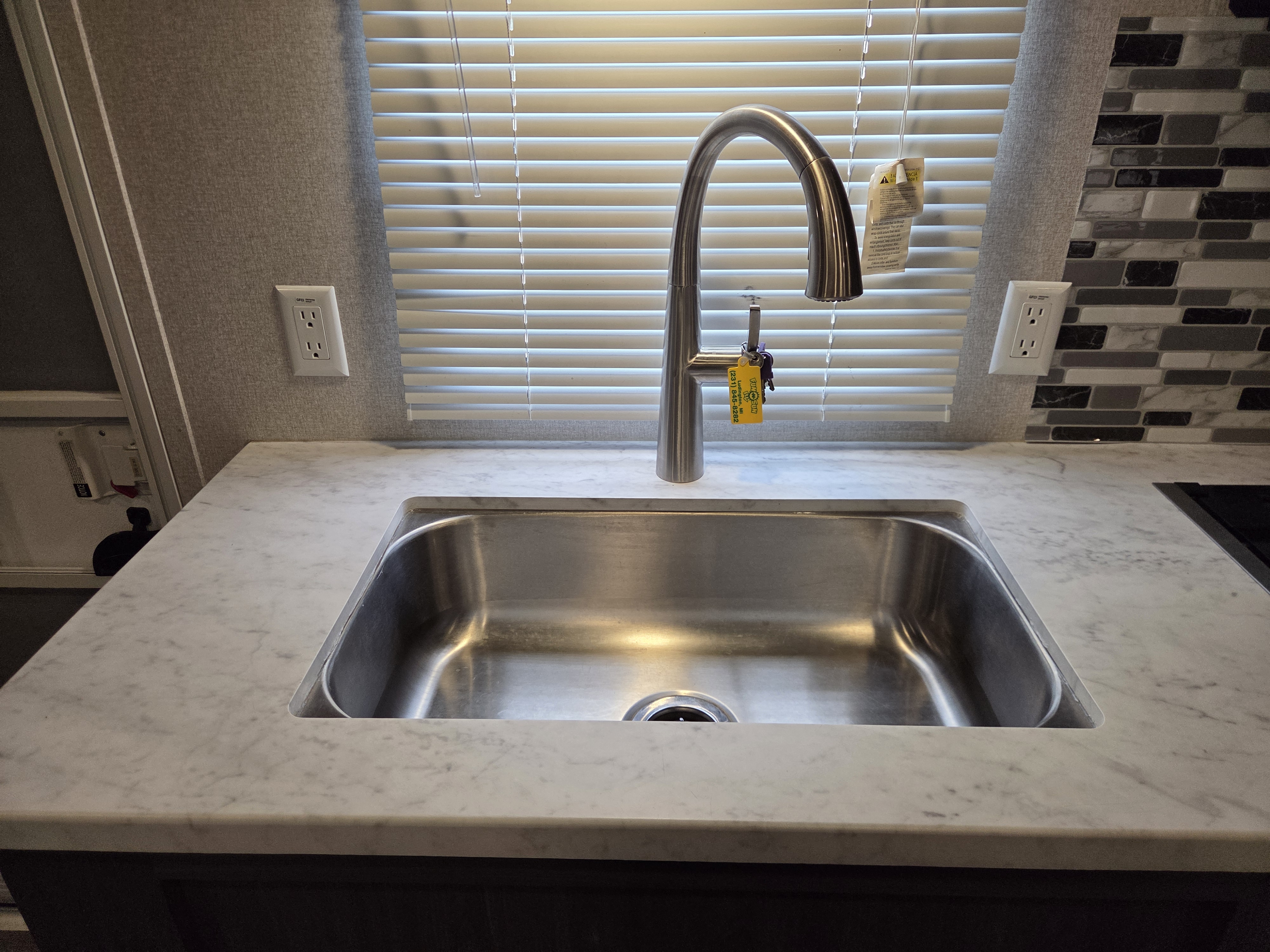 2021 Forest River Shasta 18BH - Image 19