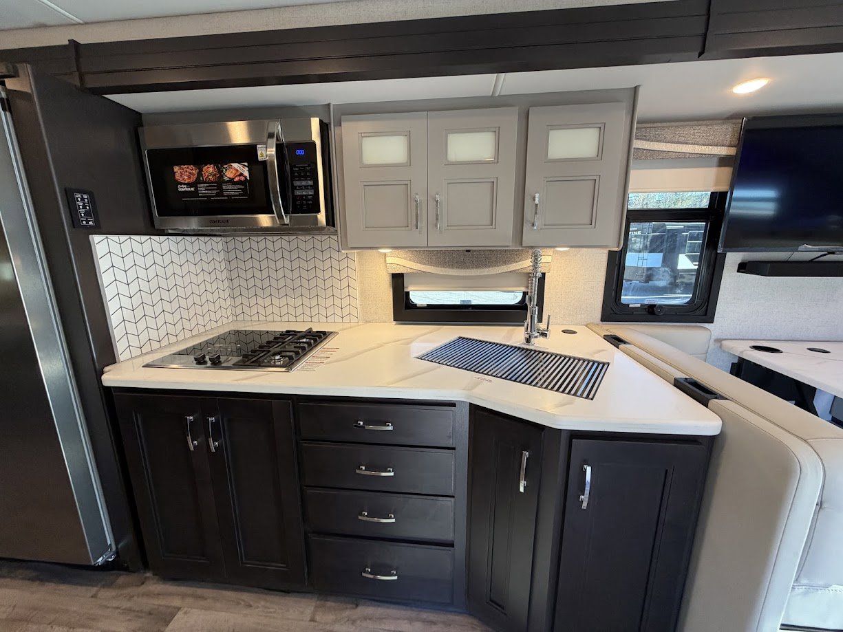 2026 THOR MOTOR COACH PASADENA 34XG - Image 29