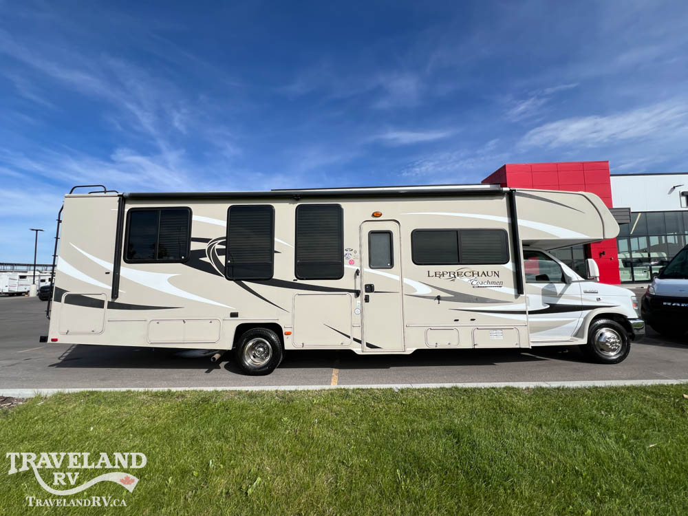 2015 Forest River LEPRECHAUN 317SA - Image 11