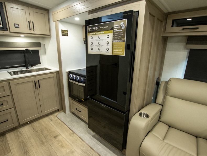 2026 Forest River Rockwood Mini Lite 2522FB - Image 8