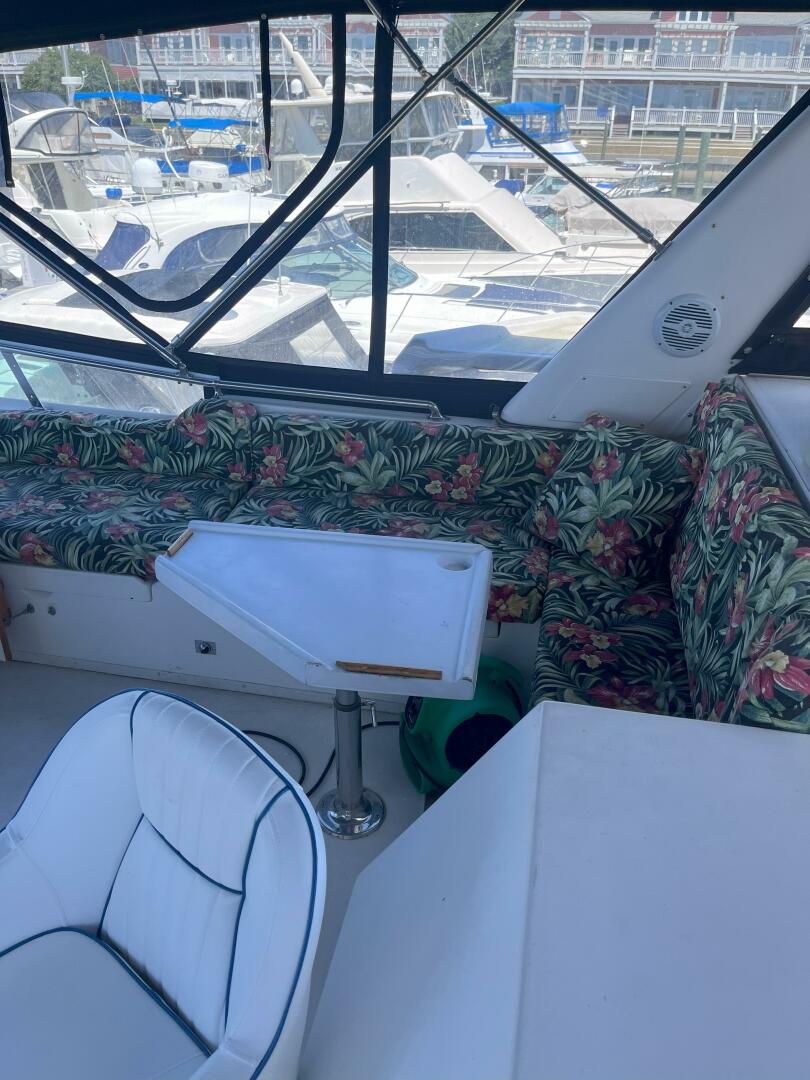 1990 Jefferson 43 Sundeck - Image 14