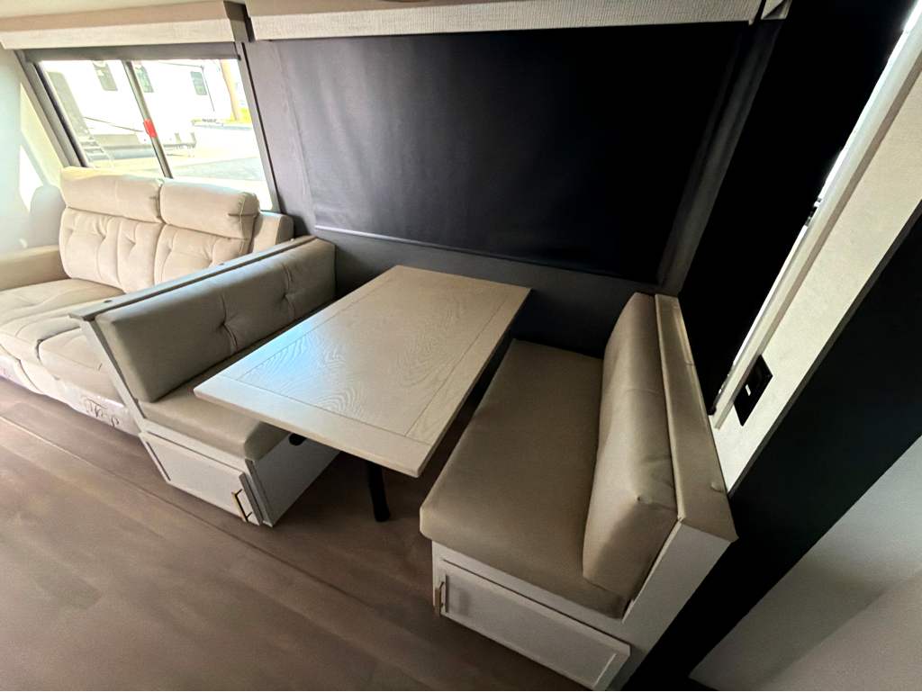 2027 VENTURE RV STRATUS 261VRB - Image 23