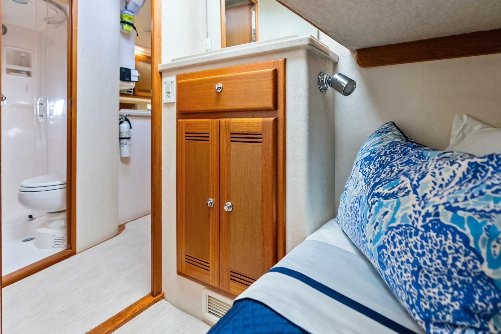 2006 Cabo 45 Express - Image 43