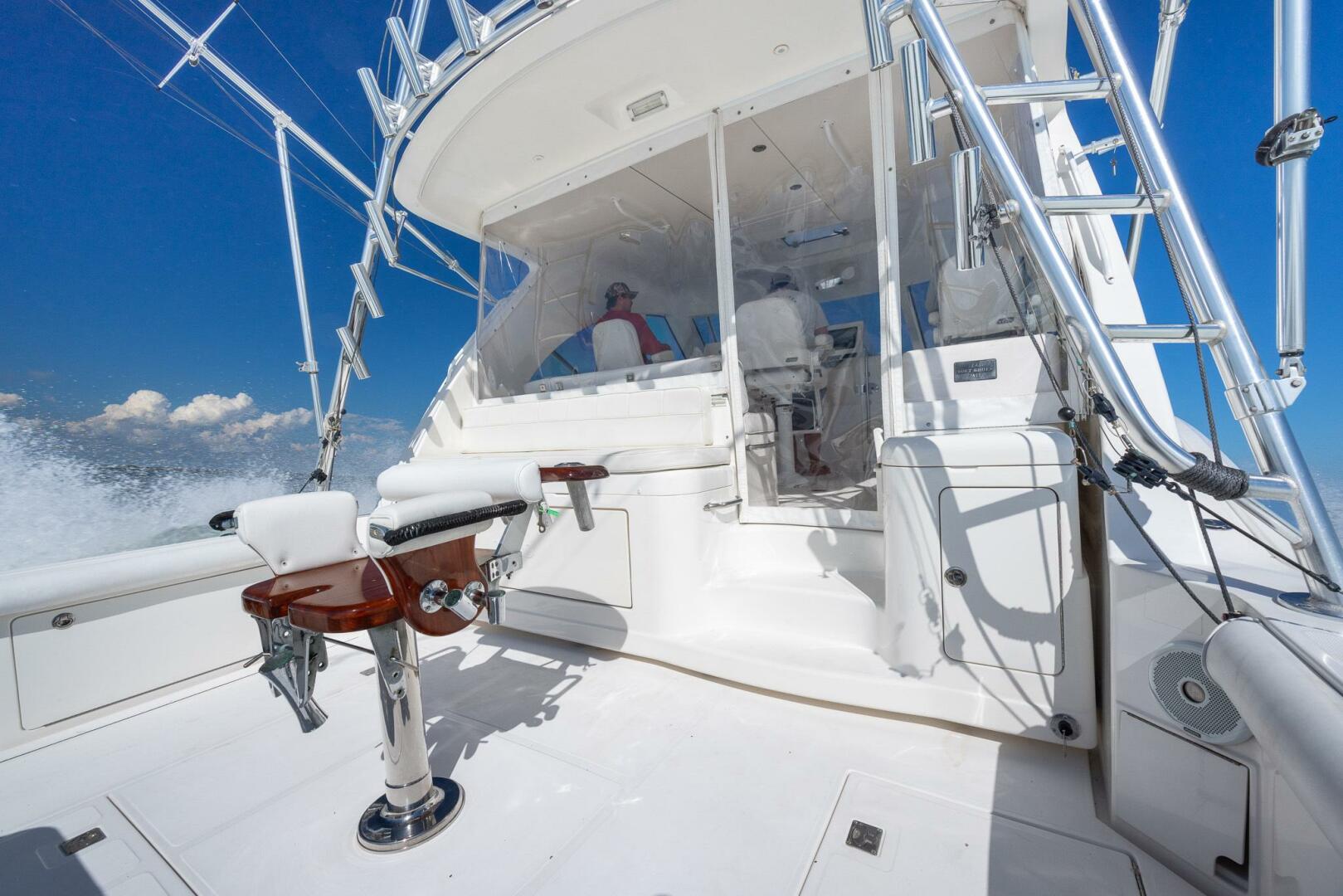2012 Cabo 40 Express - Image 11