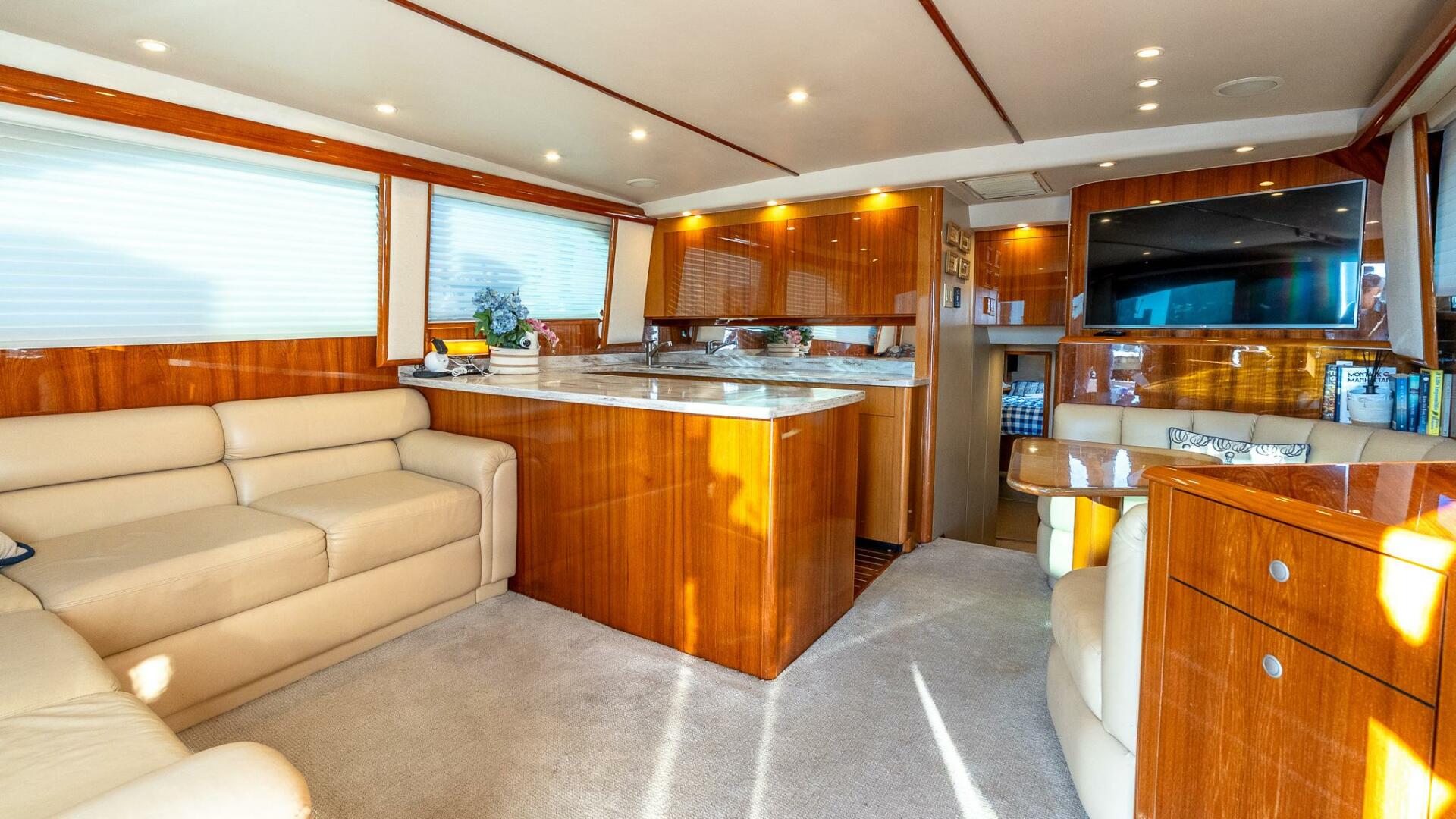 2002 VIKING 52 Convertible Base - Image 27