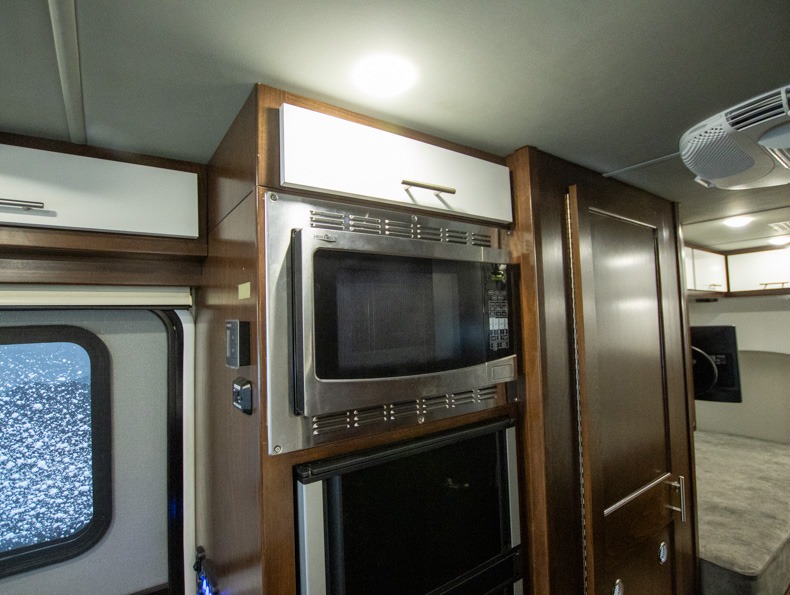 2020 Regency RV Ultra Brougham 25TB - Image 10