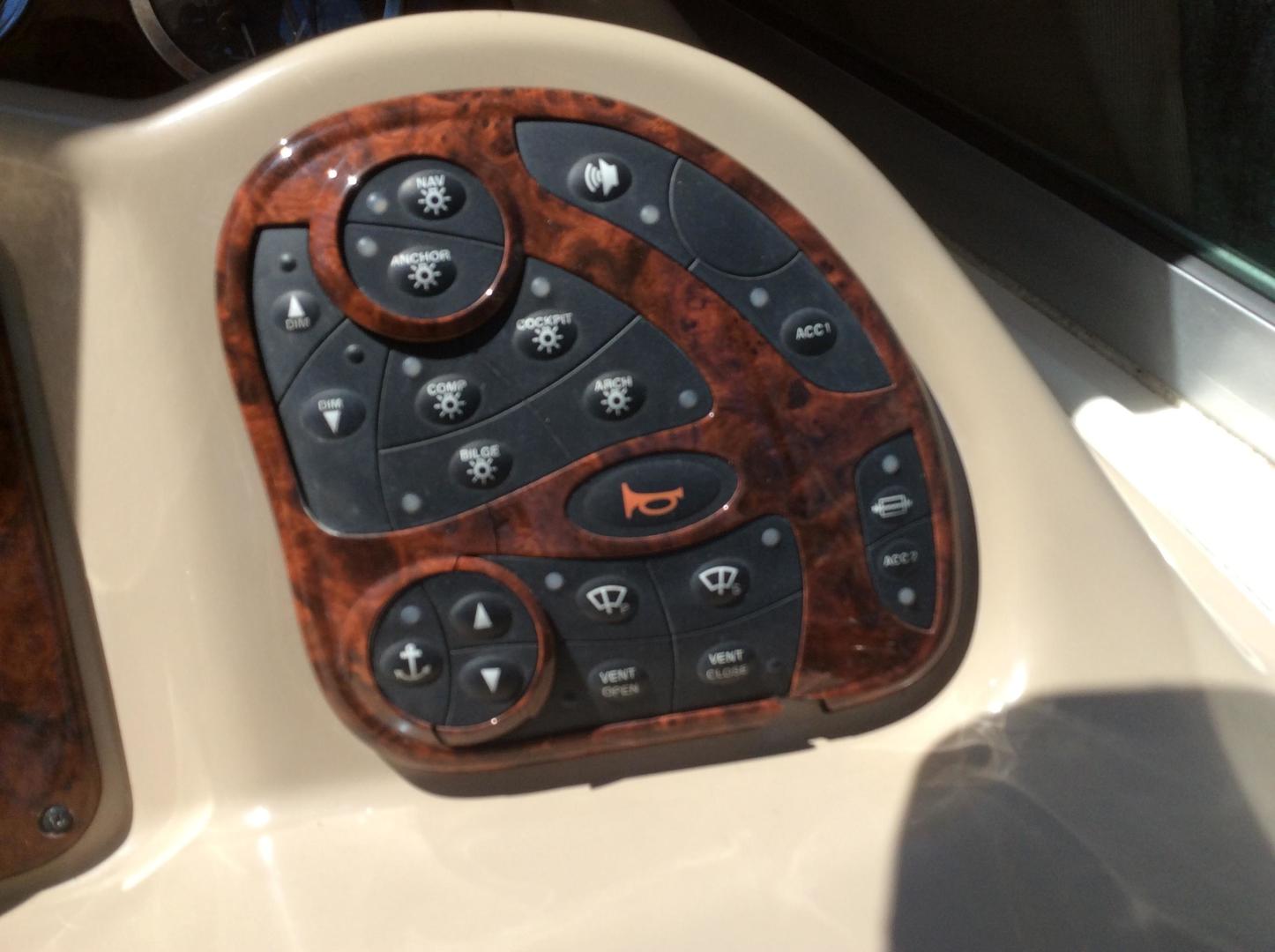 2003 Sea Ray 320 - Image 9