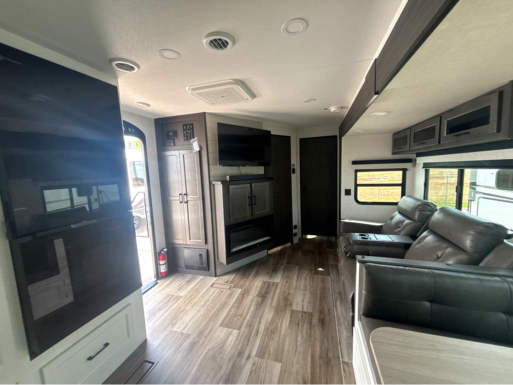 2026 VENTURE RV SPORTTREK 251VFK - Image 15