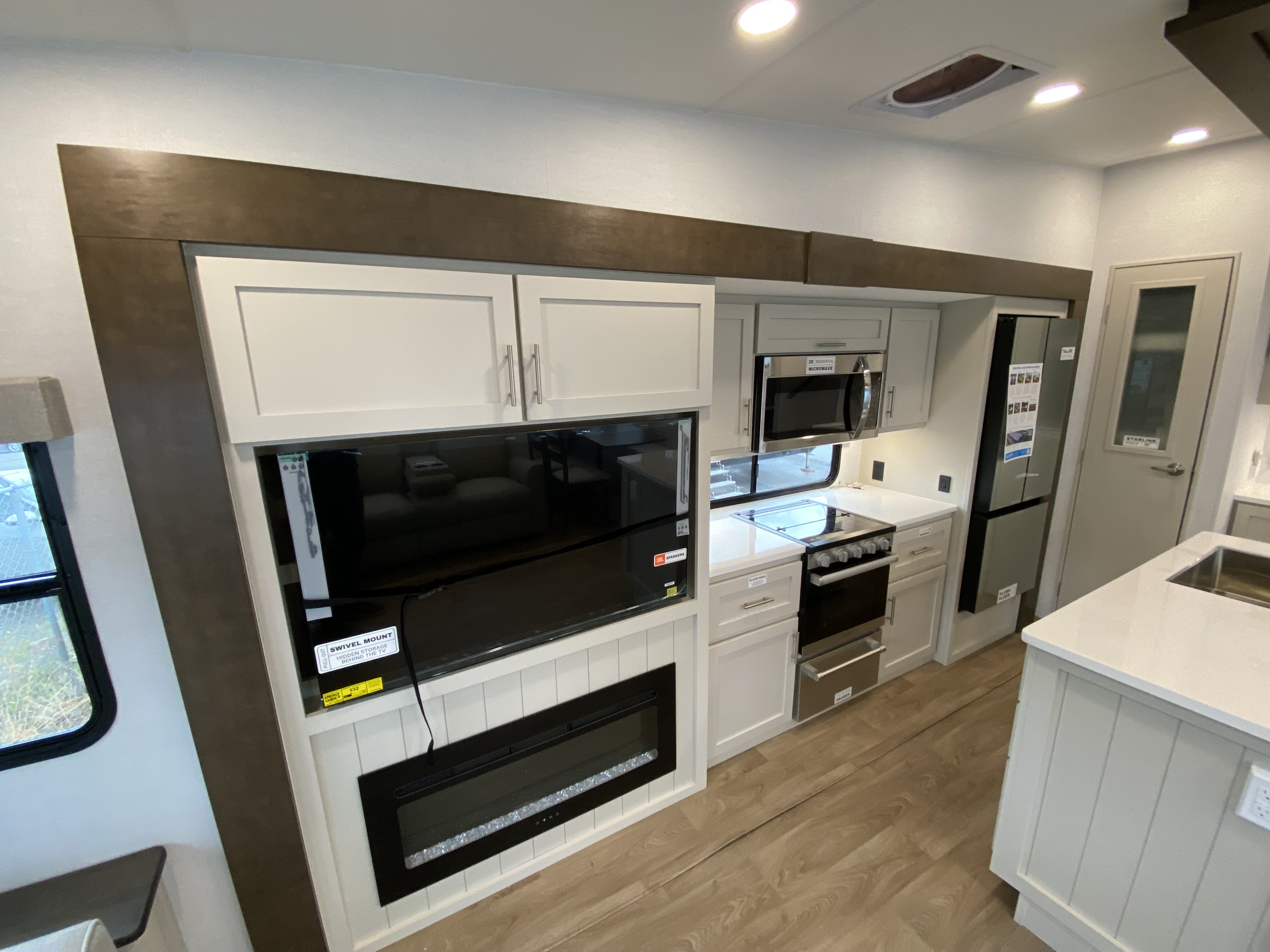 2027 Alliance RV Avenue 29RL - Image 12