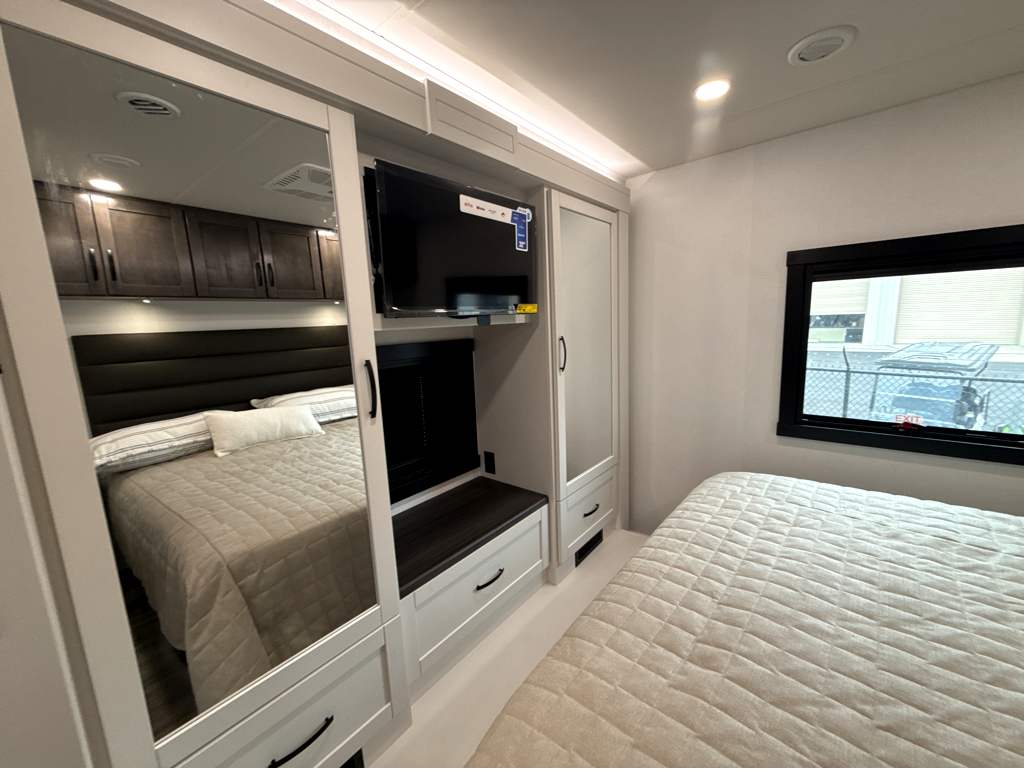 2026 JAYCO PRECEPT 34G - Image 26