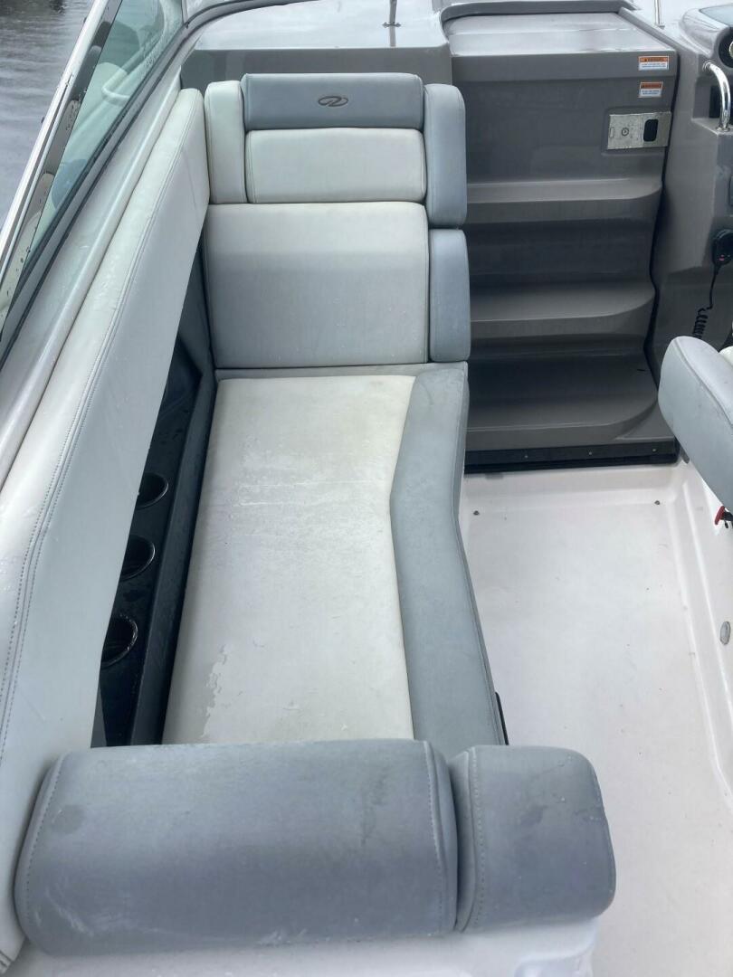 2015 Regal 28 Express - Image 9