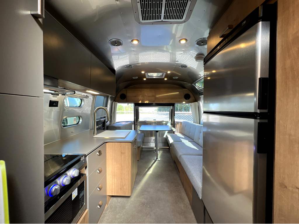 2027 AIRSTREAM TRADE WIND 27FBQ - Image 5
