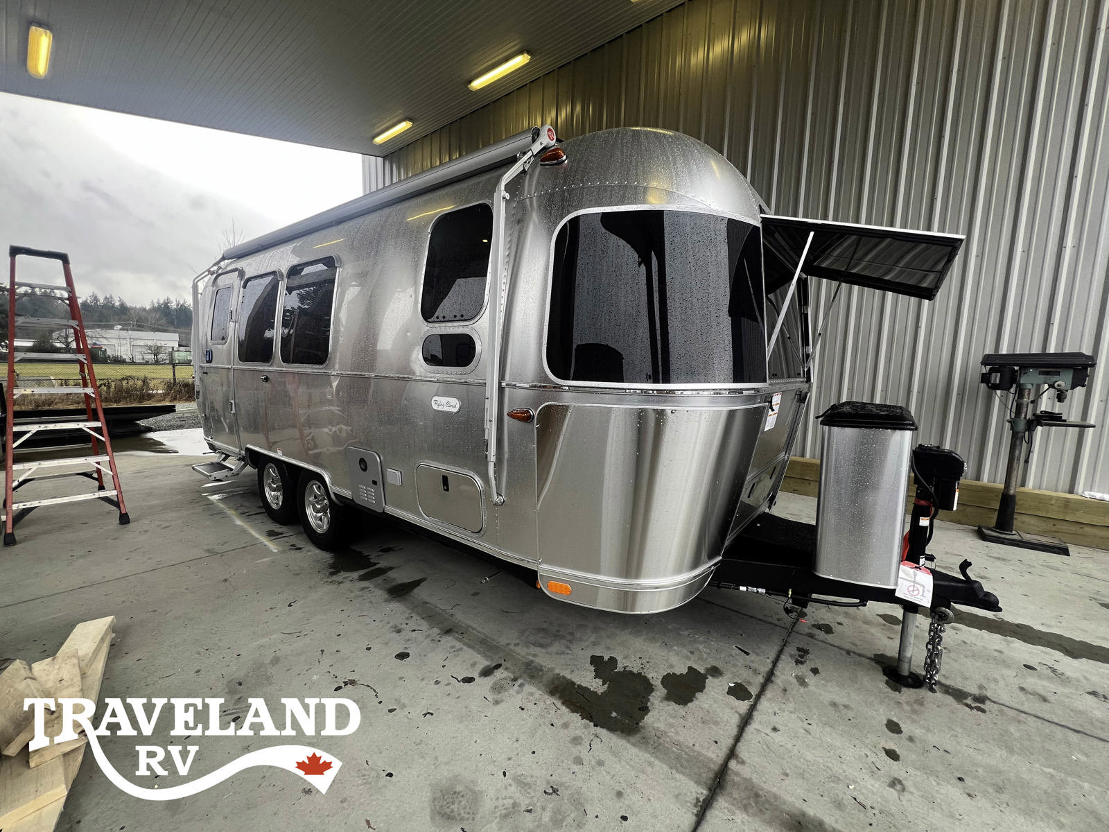 2025 Airstream Flying Cloud 23FBT - Image 1