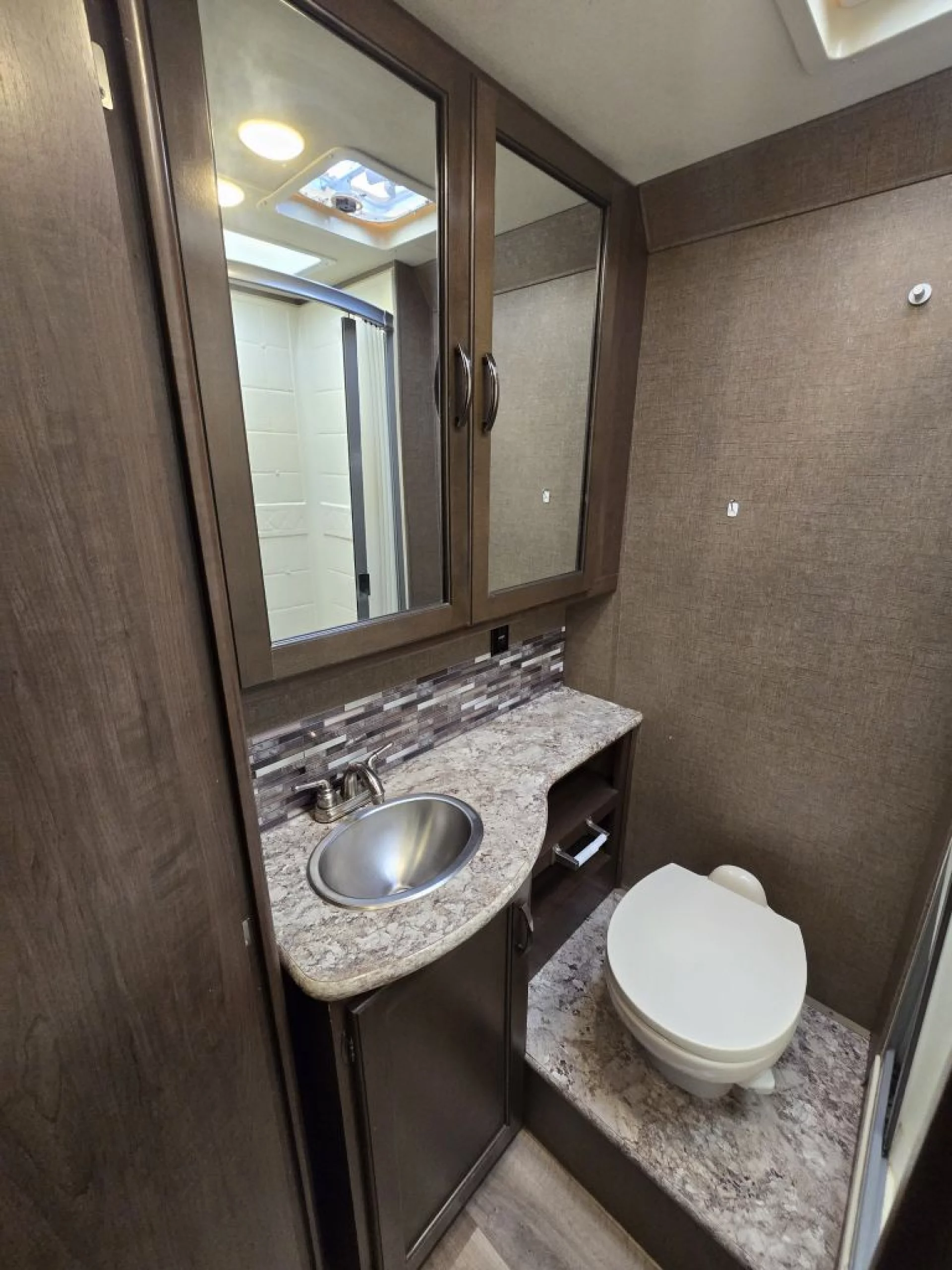 2019 THOR MOTOR COACH FREEDOM ELITE 30FE - Image 11