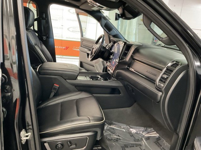 2024 Ram 1500 Pickup Crew Cab Limited 4WD - Image 28