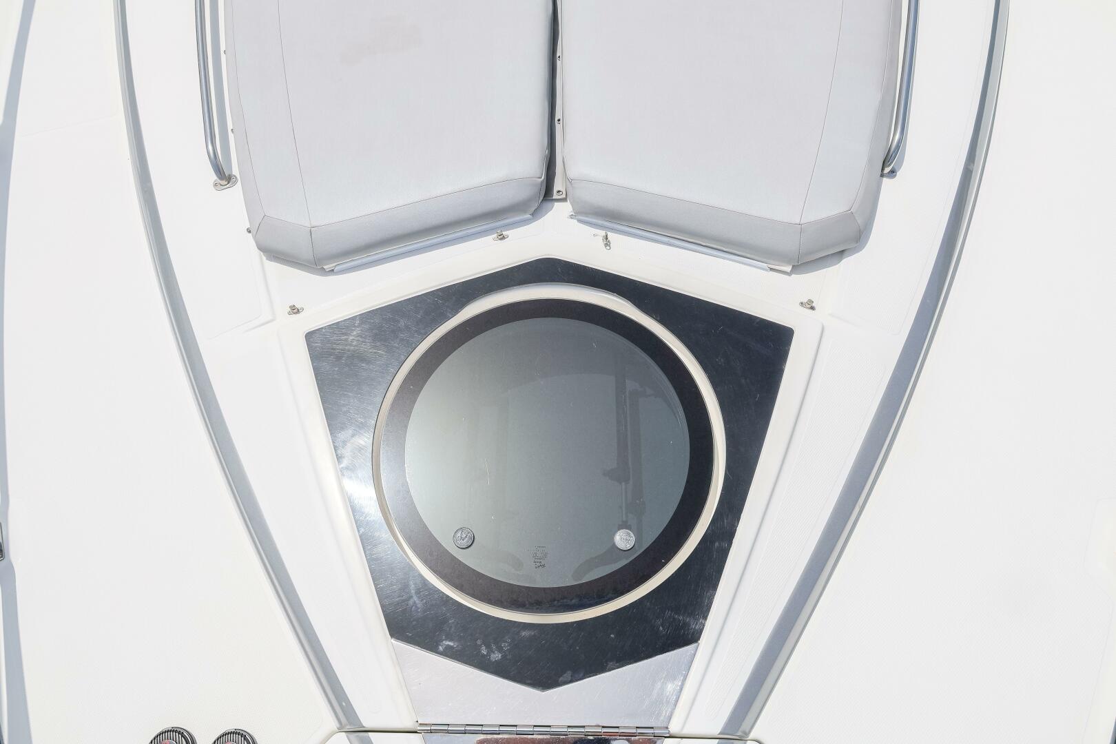 2014 Cruisers Yachts 45 Cantius - Image 44