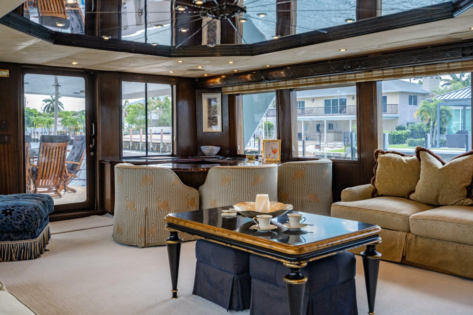 2001 Hatteras 100 Motor Yacht - Image 19