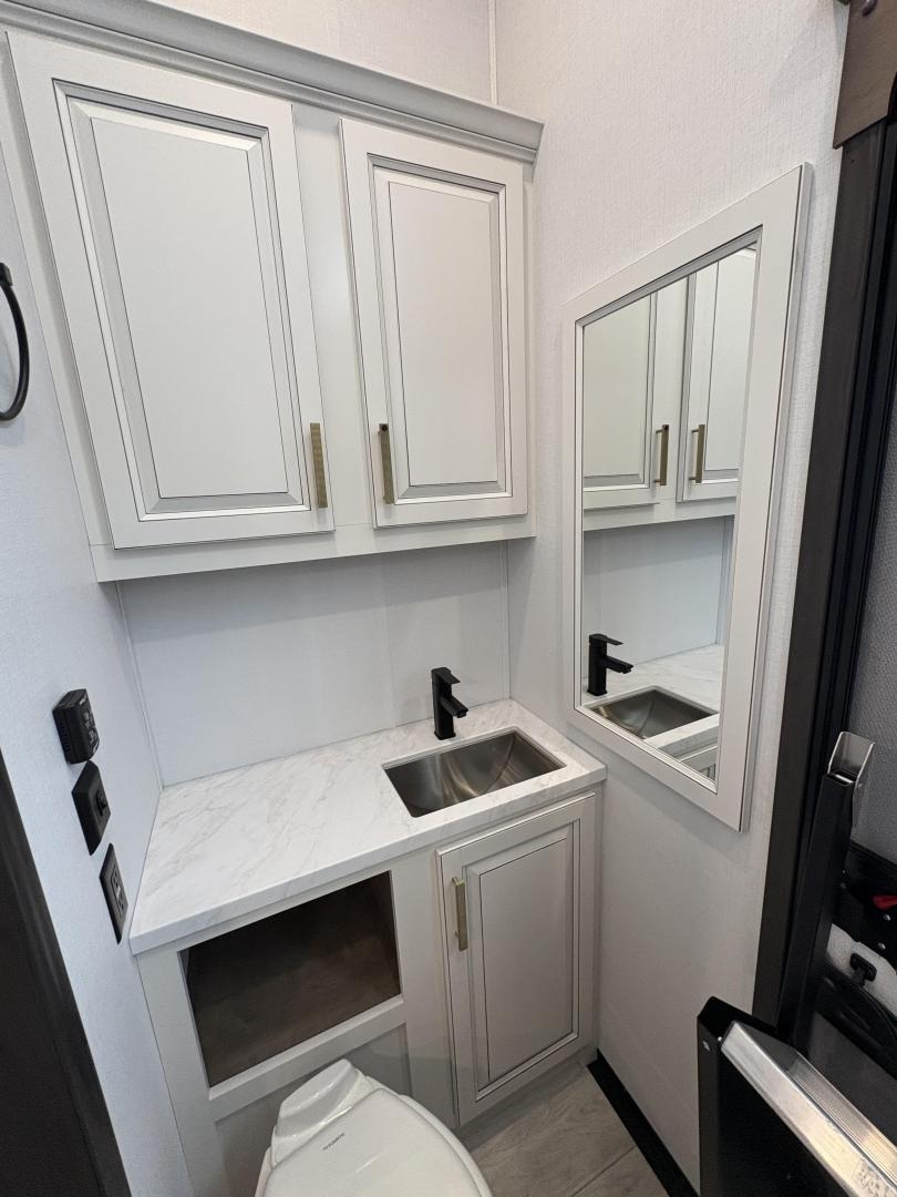2025 Keystone Montana 3915TB - Image 19
