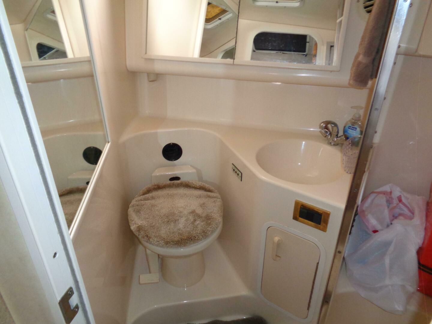 1997 Sea Ray 370 Sundancer - Image 26