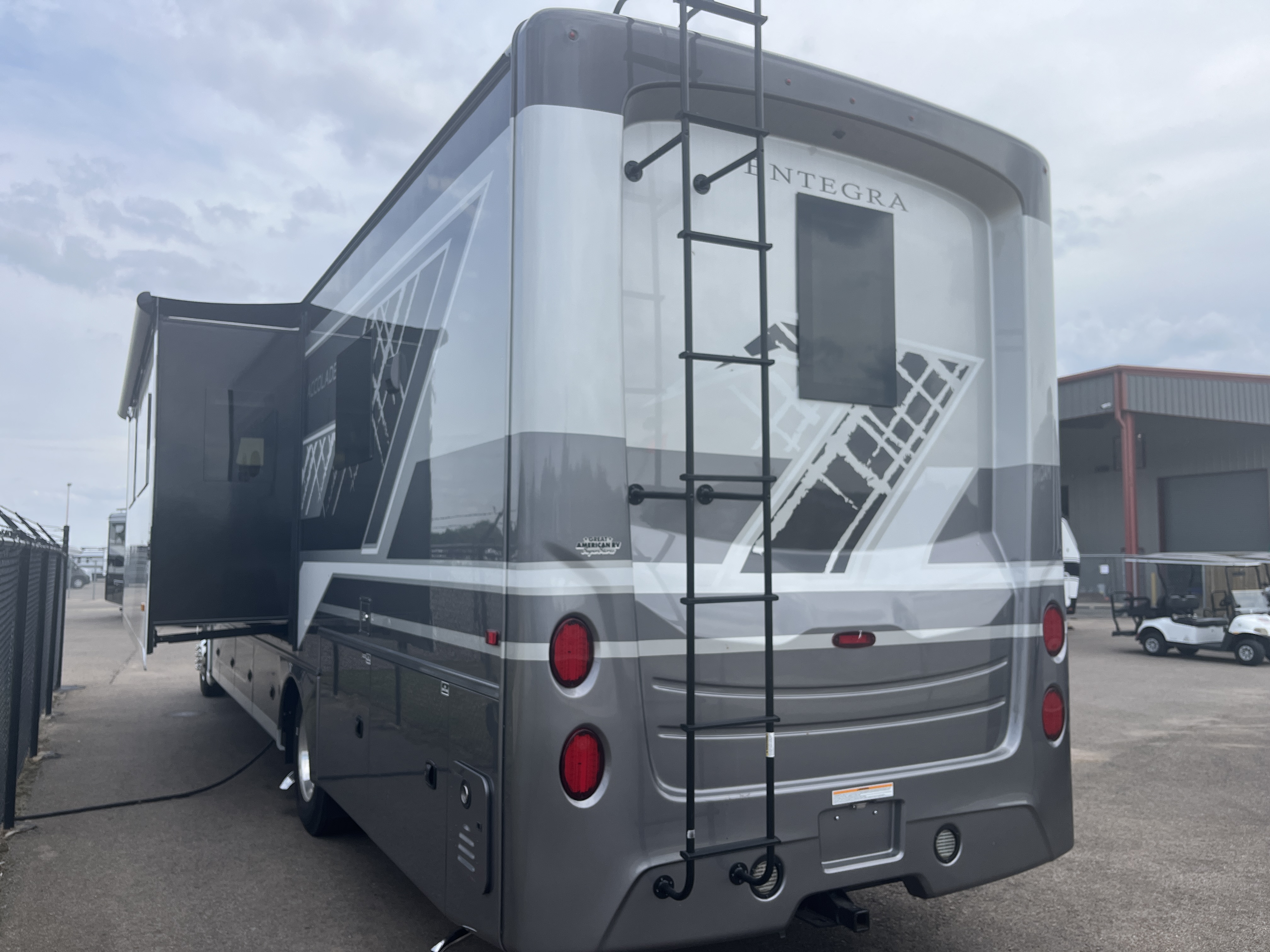 2026 ENTEGRA COACH ACCOLADE 37K - Image 4