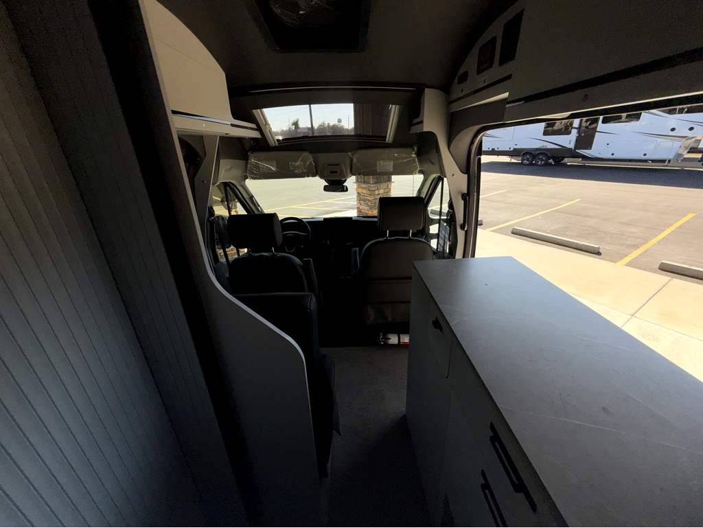2026 GRAND DESIGN LINEAGE SERIESVT LVT1 - Image 34